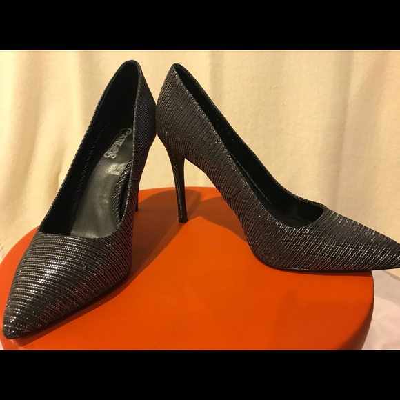 Carlos by Carlos Santana Posy Pump - Picture 3 of 8